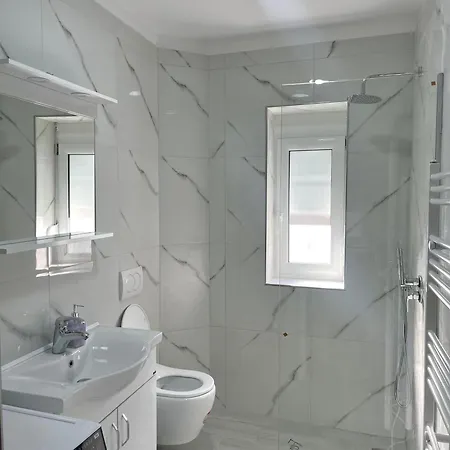 Charm Hideaway Apartamento Tirana