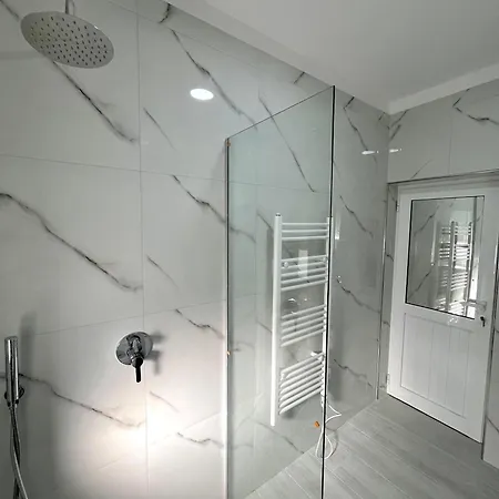 아파트 Charm Hideaway