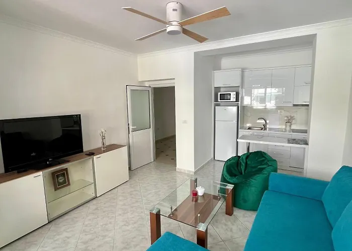 Charm Hideaway Appartamento Tirana